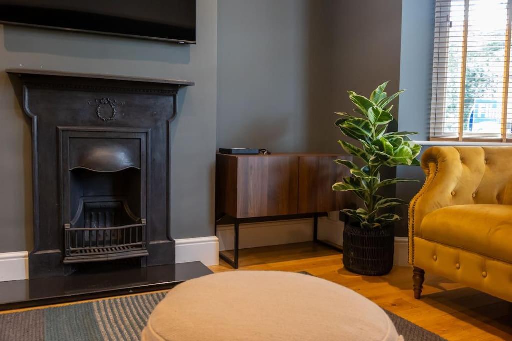 Hereford - Clifton Villa - Beautifully Presented House Located A Short Walk From City Centre - Sleeps 6 Guests - Perfect For Exploring Hereford - Hosted By Rentmyhouse Exteriör bild