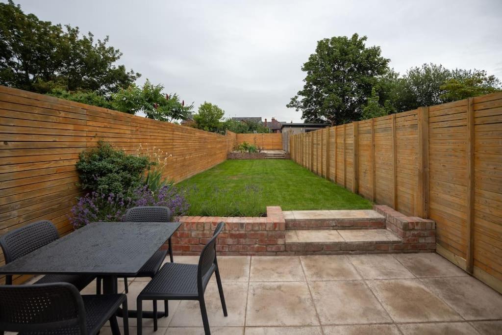 Hereford - Clifton Villa - Beautifully Presented House Located A Short Walk From City Centre - Sleeps 6 Guests - Perfect For Exploring Hereford - Hosted By Rentmyhouse Exteriör bild