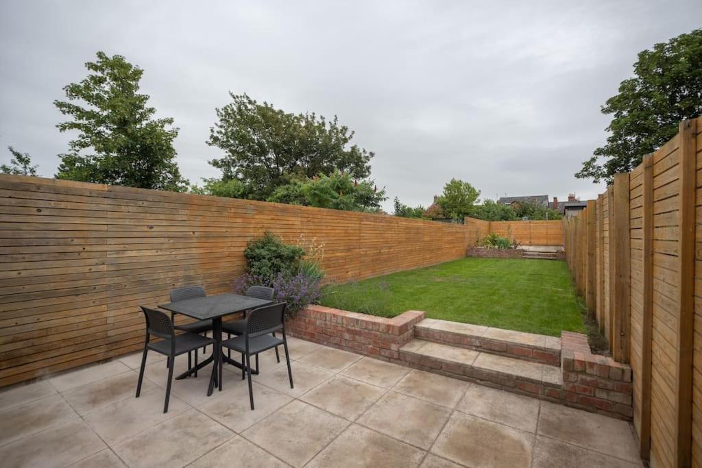 Hereford - Clifton Villa - Beautifully Presented House Located A Short Walk From City Centre - Sleeps 6 Guests - Perfect For Exploring Hereford - Hosted By Rentmyhouse Exteriör bild
