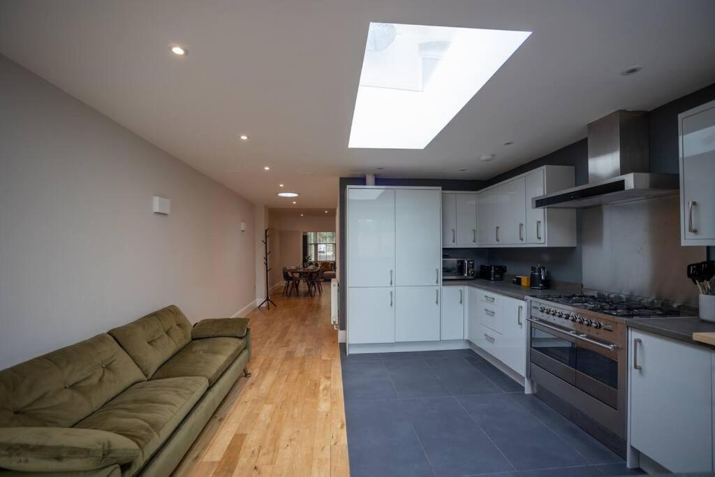 Hereford - Clifton Villa - Beautifully Presented House Located A Short Walk From City Centre - Sleeps 6 Guests - Perfect For Exploring Hereford - Hosted By Rentmyhouse Exteriör bild