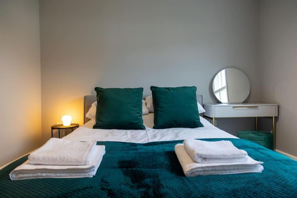 Hereford - Clifton Villa - Beautifully Presented House Located A Short Walk From City Centre - Sleeps 6 Guests - Perfect For Exploring Hereford - Hosted By Rentmyhouse Exteriör bild