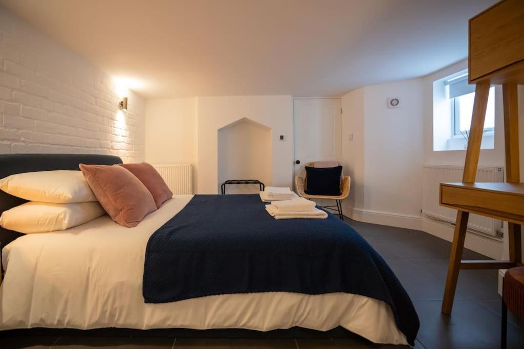 Hereford - Clifton Villa - Beautifully Presented House Located A Short Walk From City Centre - Sleeps 6 Guests - Perfect For Exploring Hereford - Hosted By Rentmyhouse Exteriör bild