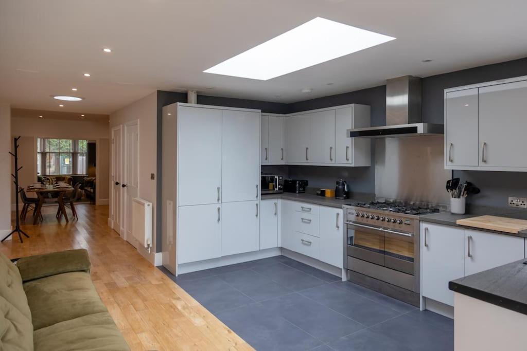 Hereford - Clifton Villa - Beautifully Presented House Located A Short Walk From City Centre - Sleeps 6 Guests - Perfect For Exploring Hereford - Hosted By Rentmyhouse Exteriör bild