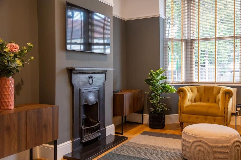 Hereford - Clifton Villa - Beautifully Presented House Located A Short Walk From City Centre - Sleeps 6 Guests - Perfect For Exploring Hereford - Hosted By Rentmyhouse Exteriör bild