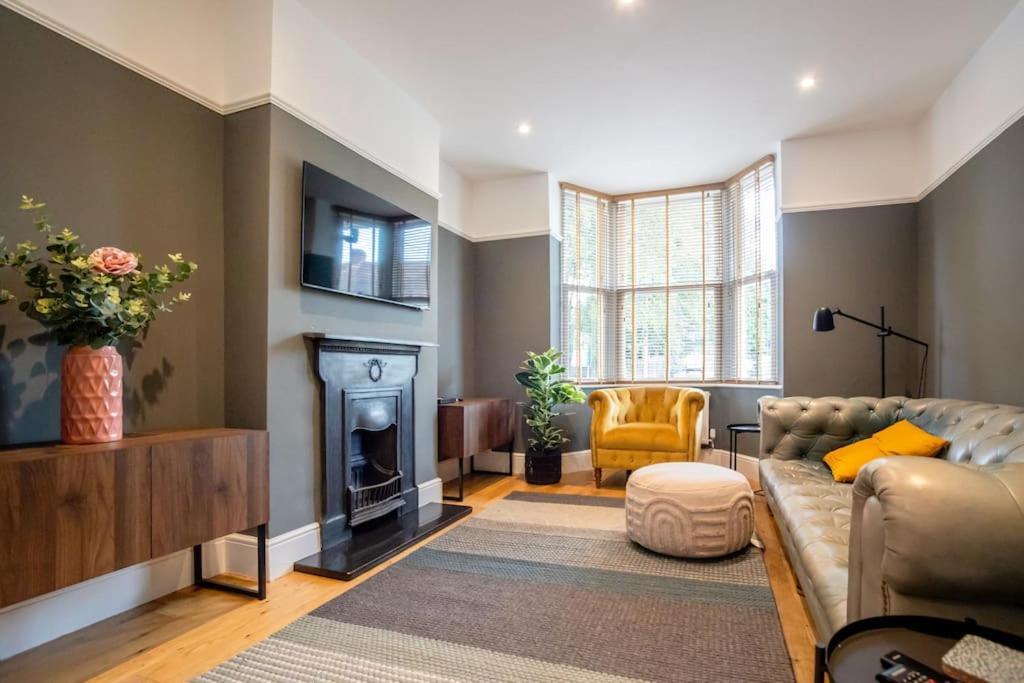 Hereford - Clifton Villa - Beautifully Presented House Located A Short Walk From City Centre - Sleeps 6 Guests - Perfect For Exploring Hereford - Hosted By Rentmyhouse Exteriör bild